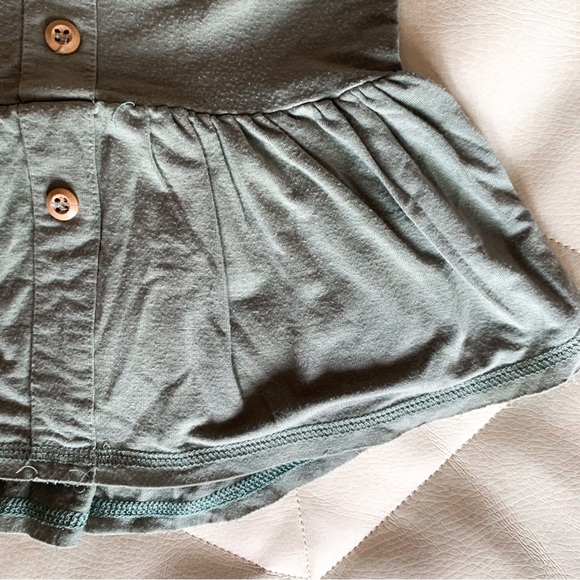 Jax & Lennon 🇨🇦 • Peplum Top - Picture 3 of 5